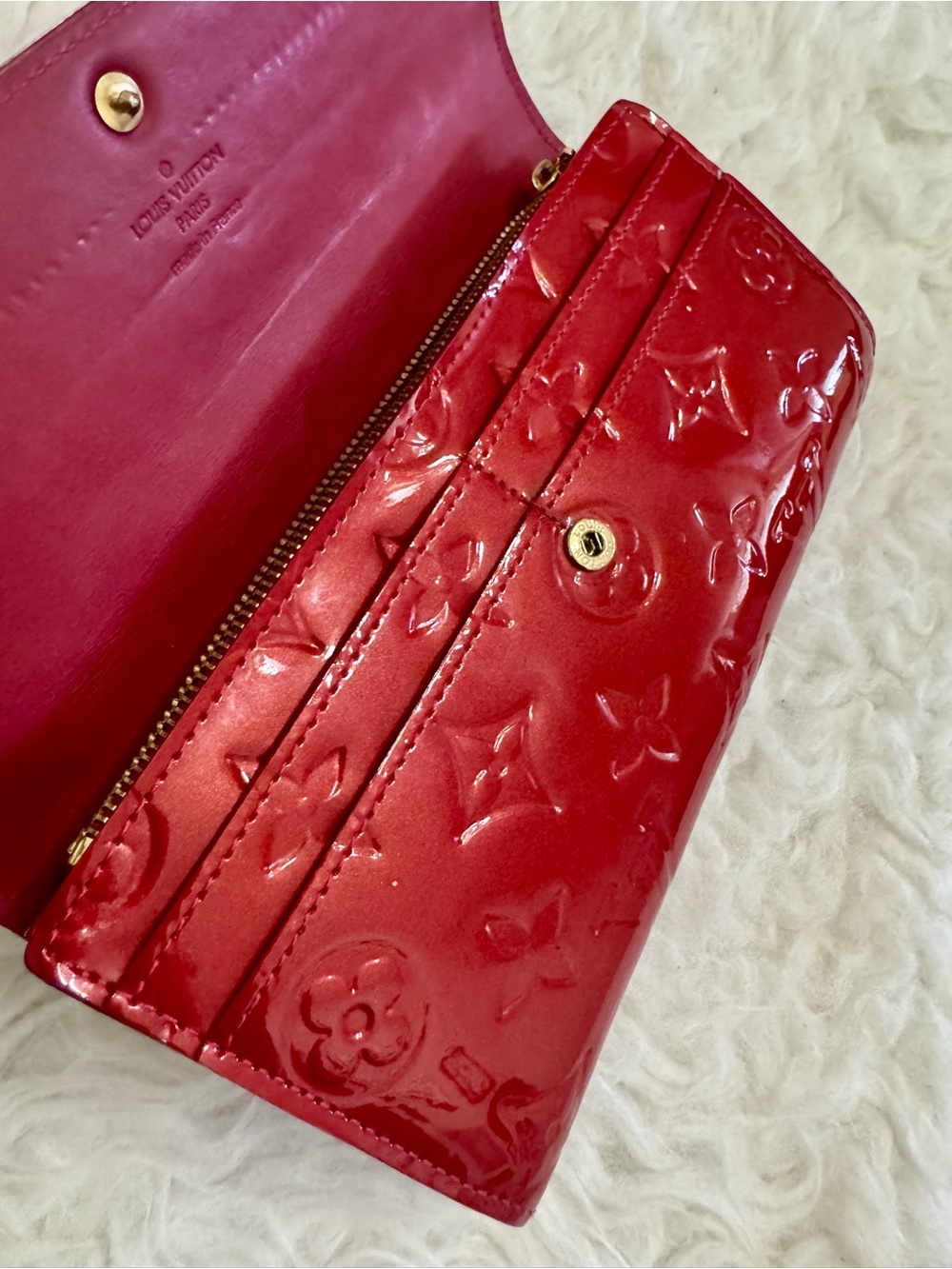 Louis Vuitton Red Vernis Monogram Wallet - Picture 12 of 13